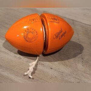 Vintage Official League Festival YO YO Profesional Model Football [Read Details]